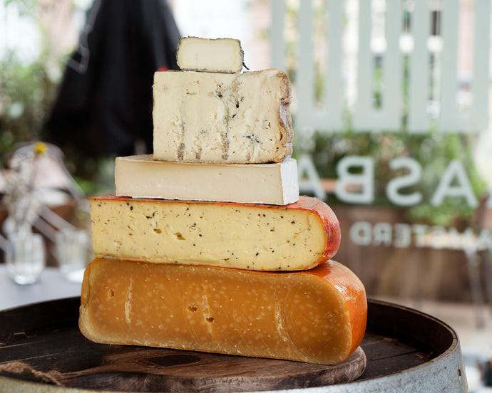 Käsebretter mit ultimativer Käse-Wein-Paarung
